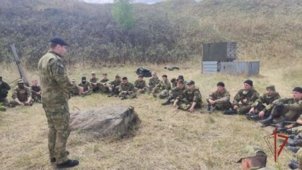 Бойцы ОМОН «Воин» провели военно-полевые сборы с кадетами на Южном Урале